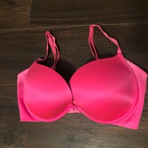 Victoria’s Secret 34DD Pink Plunge Push-Up Bra